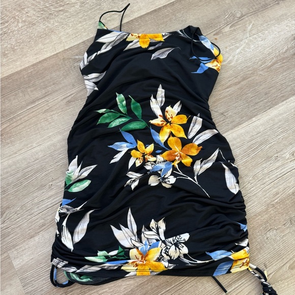 Dresses & Skirts - Brand new dress